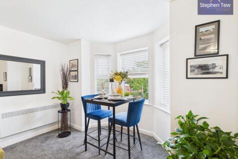Lounge/ Dining Room