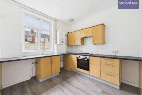 Kitchen/ Dining Room