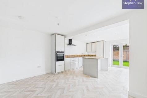 Kitchen/ Living Area