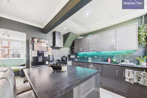 Kitchen/ Living Area