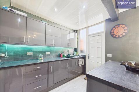 Kitchen/ Living Area