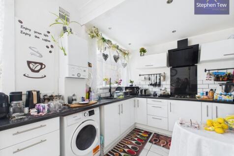 Kitchen/ Dining Room
