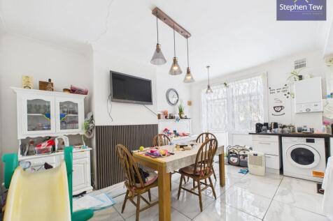 Kitchen/ Dining Room
