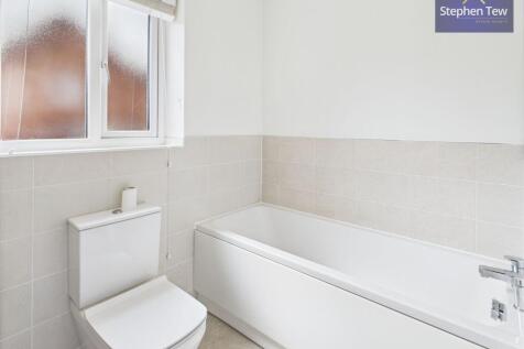 Bedroom 1 En-suite view 2