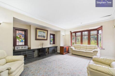 Lounge/ Dining Room
