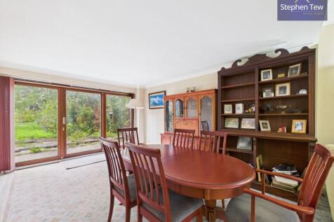 Lounge/ Dining Room