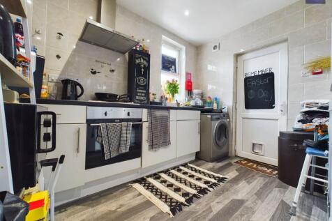 Flat 2 Kitchen