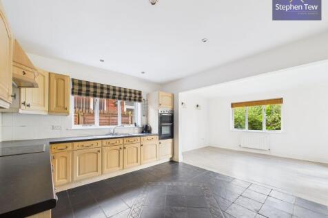 Kitchen/ Dining Room