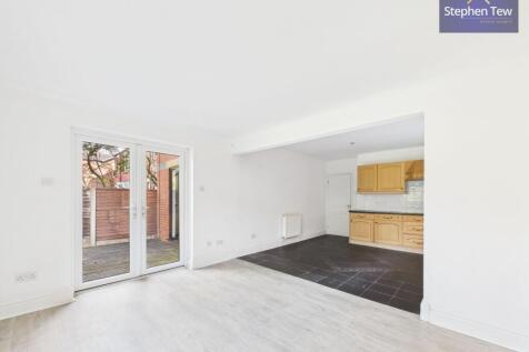 Kitchen/ Dining Room