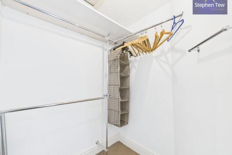 Walk-In Wardrobe