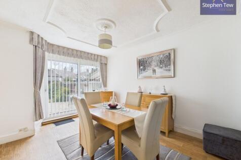Lounge/ Dining Room