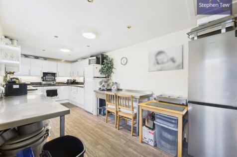 Kitchen/Living Quarters