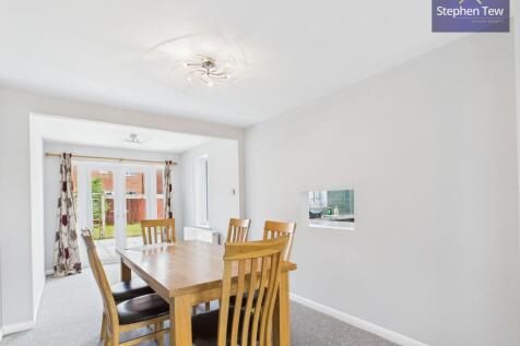 Lounge/ Dining Room