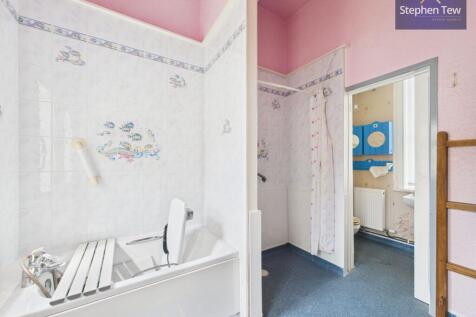 Ground Floor Bathroom