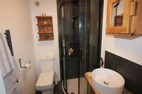Ensuite Shower room