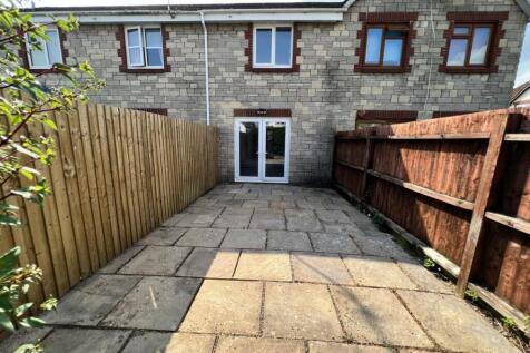 Rear Garden 28 Cwrt 