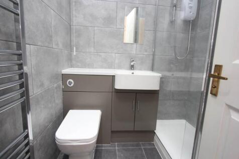 Shower Room i 28 Cwr