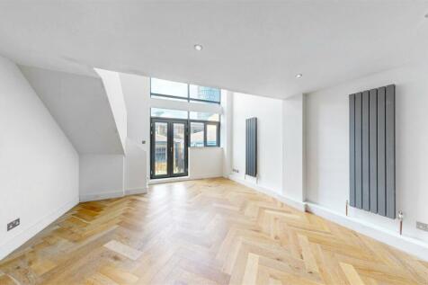 lIVING ROOM.jpg