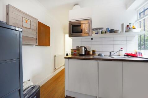 421 Roman Road - T786UfAyVAAiWC0Zrd0E.jpg