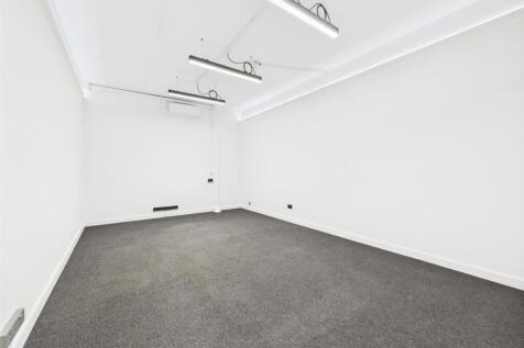 CAM04237G0-PR0159-STILL012.jpg