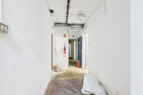 CAM04237G0-PR0178-STILL020.jpg