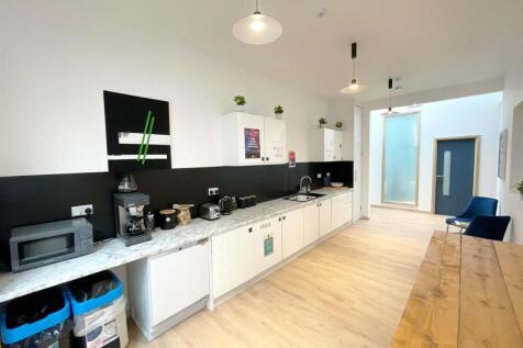 679 First Floor Kitchen 2.jpg