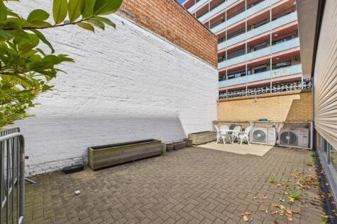 CAM04237G0-PR0175-STILL025.jpg
