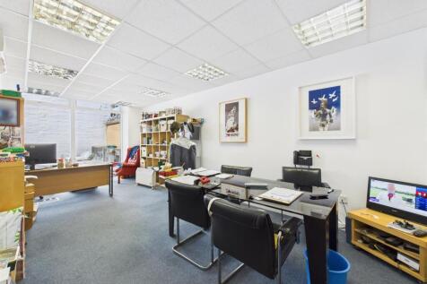 CAM04237G0-PR0175-STILL030.jpg