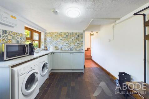 CAM02544G0-PR0162-STILL015.jpg