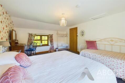 CAM02544G0-PR0162-STILL029.jpg