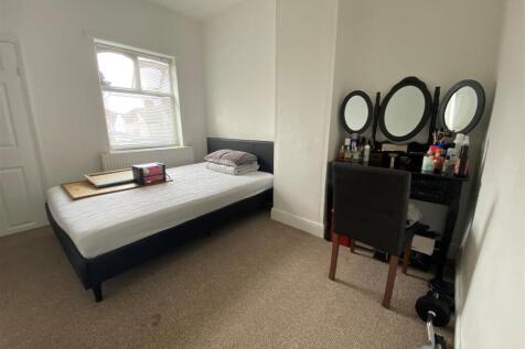 18 Lansdowne 3.jpg
