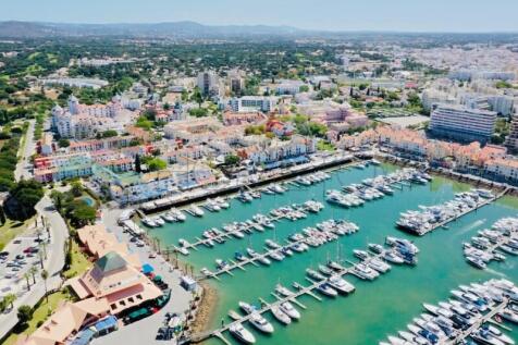 D142B0C853C5B007461EE98C0F80D39C