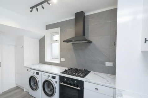 lea farm kitchen.png