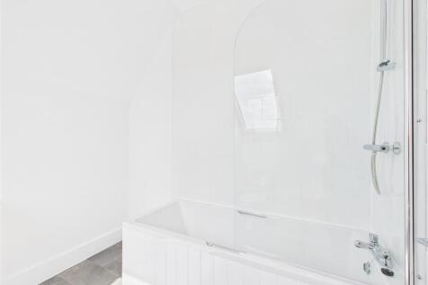 CAM04360G0-PR0079-STILL009.jpg