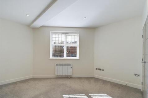 CAM01761G0-PR0417-STILL007.jpg