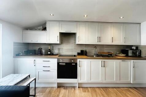 762d6169-13 20flat.jpg
