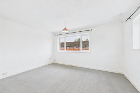 CAM04360G0-PR0167-STILL009.jpg