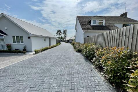 driveway.jpg
