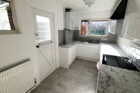 2. Kitchen.jpg