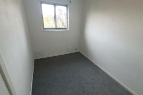 6. Bed 3.jpg