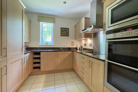 2. Kitchen.jpg