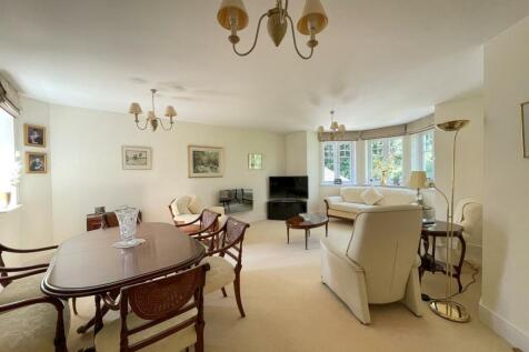 4. Living room 1.jpg