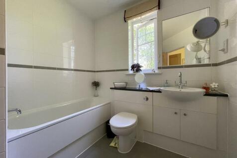 7. Ensuite b.jpg