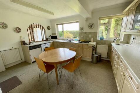 kitchen2.jpg