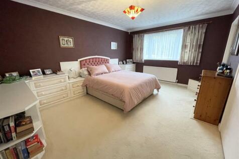 7. bed1.jpg