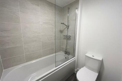 8. Bathroom.jpg