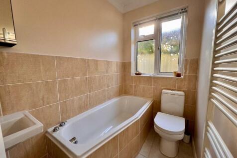 GF Ensuite.jpg