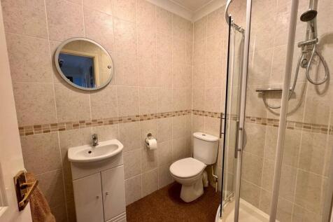 Shower Room.jpg