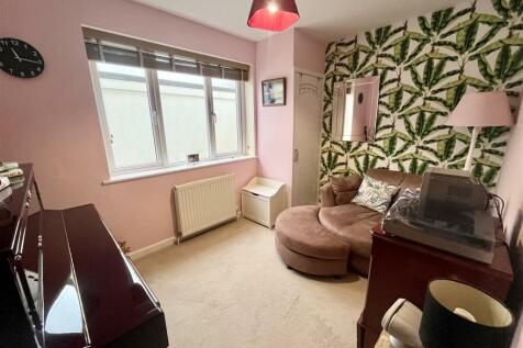 9.Bedroom4.jpg