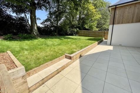 pATIO (2).jpg